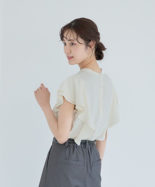 Andemiu（アンデミュウ）の「2WAYラッフルブラウス579750（シャツ/ブラウス・レディース・ブラック/ブラウン/オフホワイト/ブルー・FREE）」の12枚目の写真
