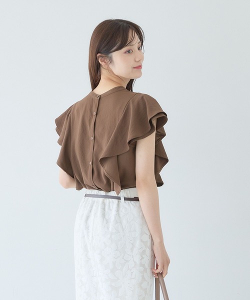 Andemiu（アンデミュウ）の「2WAYラッフルブラウス579750（シャツ/ブラウス・レディース・ブラック/ブラウン/オフホワイト/ブルー・FREE）」の18枚目の写真