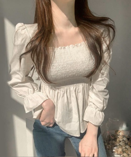 i-dare（アイディア）の「【i-dare】スクエアネック ギャザー  長袖 ブラウス（シャツ/ブラウス・レディース・ホワイト/アイボリー・SMALL/X-LARGE/MEDIUM/LARGE）」の9枚目の写真