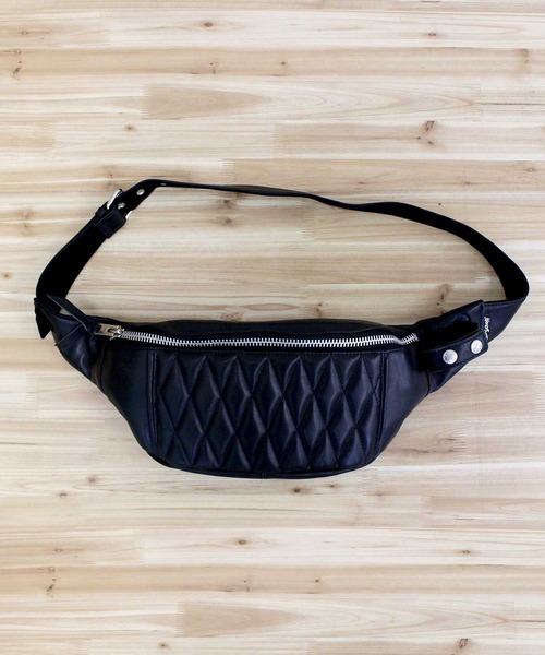 schott(ショット)の「PADDED BODY BAG(ショルダーバッグ・メンズ・ブラック×シルバー/ブラック×ゴールド・FREE)」の11枚目の写真