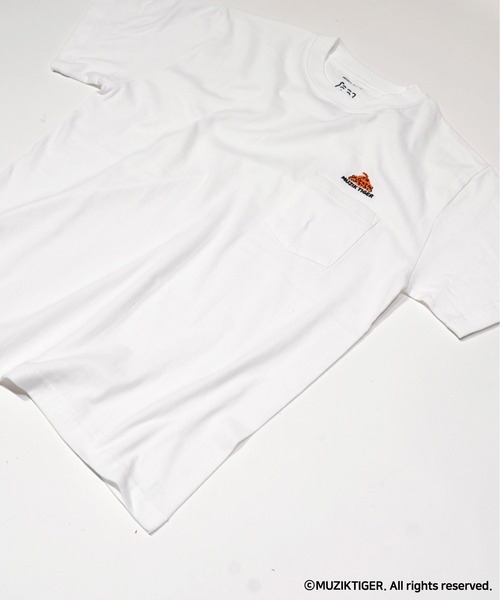 minius(ミニウス)の「【MUZIK TIGER/ムジークタイガー】 トフィー刺繍ポケットTee/韓国デザイン・半袖ポケットT-シャツ(Tシャツ/カットソー・メンズ・アッシュグレー/ブラック/ホワイト・MEDIUM/LARGE/X-LARGE)」の4枚目の写真