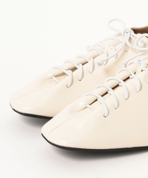 BEAMS HEART(ビームスハート)の「レースアップ スクエアトゥ シューズ(22.5~24.5cm)(ドレスシューズ・レディース・オフホワイト/ブラック・SMALL/MEDIUM/LARGE)」の21枚目の写真