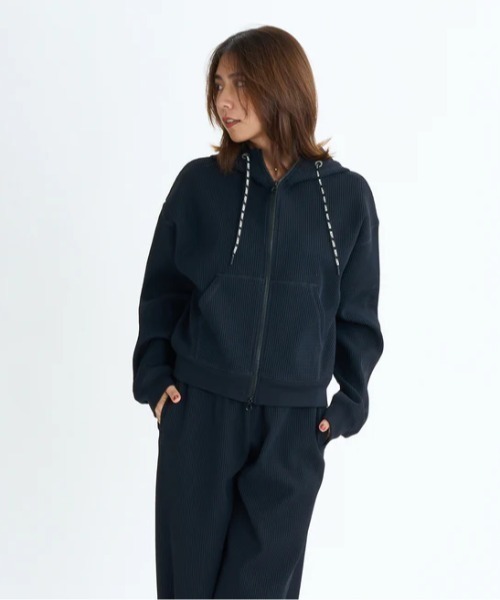 ROXY(ロキシー)の「BE ACTIVE HOODIE/ロキシー速乾UVケアワッフルジップアップパーカー・フーディー(スウェット・レディース・ブラック/カモフラージュ/ホワイト・SMALL/MEDIUM/LARGE)」の2枚目の写真