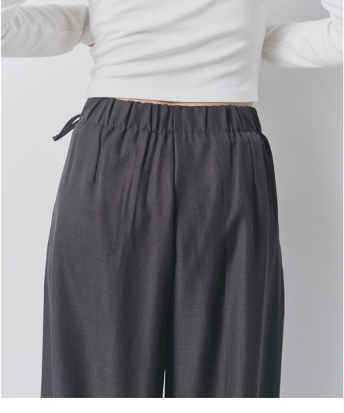 bita.（ビタ）の「サイドリボン2タックワイドパンツ（スラックス・レディース・ブラック/ベージュ/チャコールグレー・LARGE/MEDIUM）」の22枚目の写真