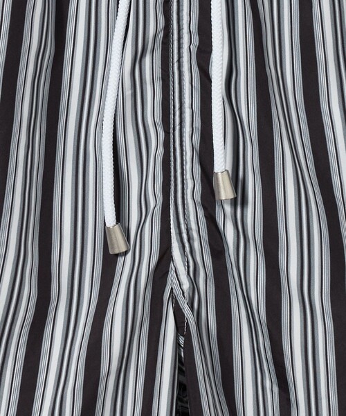UNITED ARROWS(ユナイテッドアローズ)の「<ARCURI> マルチストライプ スイム ショーツ(その他・メンズ・ブラック・M)」の4枚目の写真