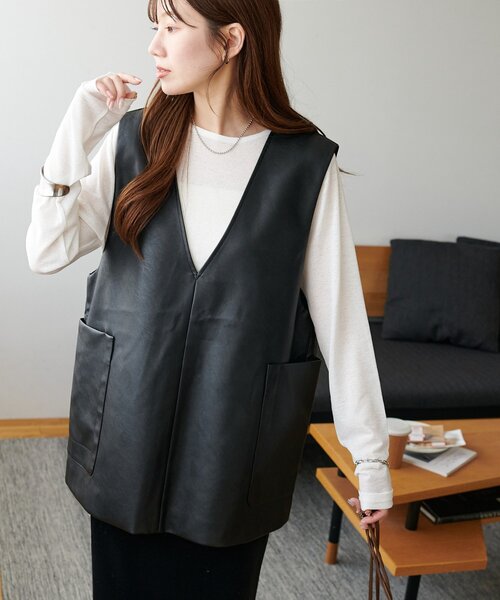 DISCOAT(ディスコート)の「フェイクレザーVネックベスト(ベスト・レディース・ブラック/ブラウン・FREE)」の3枚目の写真