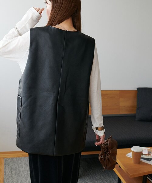 DISCOAT(ディスコート)の「フェイクレザーVネックベスト(ベスト・レディース・ブラック/ブラウン・FREE)」の8枚目の写真