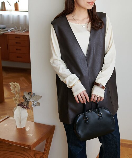 DISCOAT(ディスコート)の「フェイクレザーVネックベスト(ベスト・レディース・ブラック/ブラウン・FREE)」の15枚目の写真