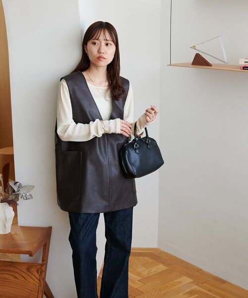 DISCOAT(ディスコート)の「フェイクレザーVネックベスト(ベスト・レディース・ブラック/ブラウン・FREE)」の16枚目の写真