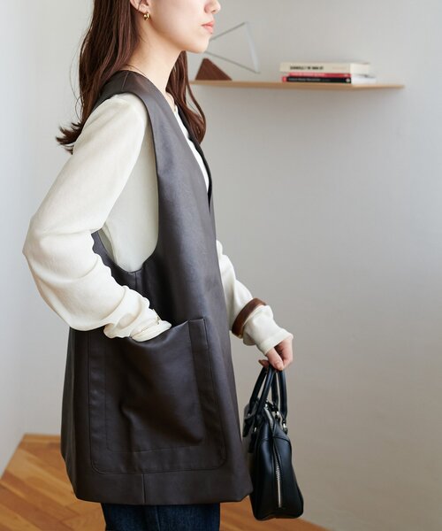 DISCOAT(ディスコート)の「フェイクレザーVネックベスト(ベスト・レディース・ブラック/ブラウン・FREE)」の17枚目の写真