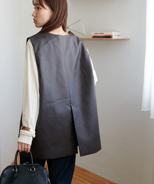 DISCOAT(ディスコート)の「フェイクレザーVネックベスト(ベスト・レディース・ブラック/ブラウン・FREE)」の19枚目の写真