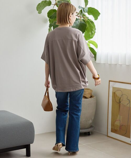 AMERICAN HOLIC(アメリカンホリック)の「接触冷感前後ニュアンスプルオーバー(Tシャツ/カットソー・レディース・アイボリー/ベージュ/ネイビー・L/M)」の4枚目の写真
