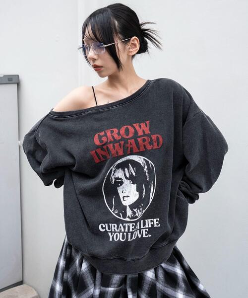 WEGO（ウィゴー）の「WEGO/【25年秋冬新作】2WAYグラフィックワンショルBIGスウェット（スウェット・レディース・その他1/その他2/その他3/その他4/その他5/その他6/その他7/その他8・FREE）」の4枚目の写真