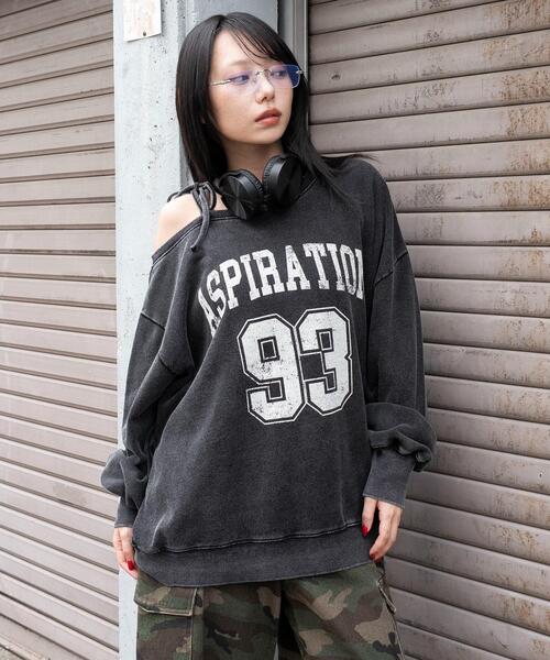 WEGO（ウィゴー）の「WEGO/【25年秋冬新作】2WAYグラフィックワンショルBIGスウェット（スウェット・レディース・その他1/その他2/その他3/その他4/その他5/その他6/その他7/その他8・FREE）」の19枚目の写真