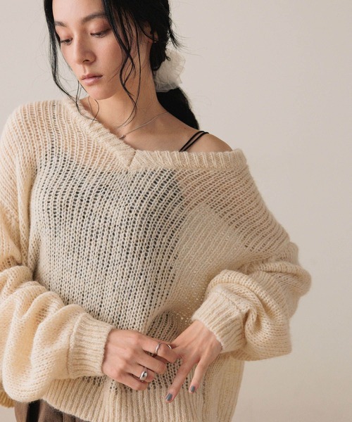 LOWRYS FARM（ローリーズファーム）の「ドロストモヘアＶプルオーバーＬＳ  583240（ニット/セーター・レディース・ピンク/ベージュ/グレー/ブラック・FREE）」の21枚目の写真