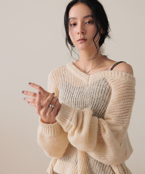 LOWRYS FARM（ローリーズファーム）の「ドロストモヘアＶプルオーバーＬＳ  583240（ニット/セーター・レディース・ピンク/ベージュ/グレー/ブラック・FREE）」の22枚目の写真