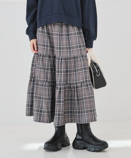 Honeys(ハニーズ)の「ロングティアードスカート(スカート・レディース・ネイビー系/グレー系その他/ブラウン系その他・3L/L/LL/M/S)」の2枚目の写真