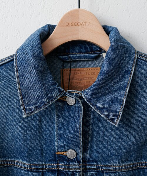 DISCOAT(ディスコート)の「LEVIS BALLOON SLEEVE TRCKER JK(デニムジャケット・レディース・サックスブルー・SMALL)」の8枚目の写真
