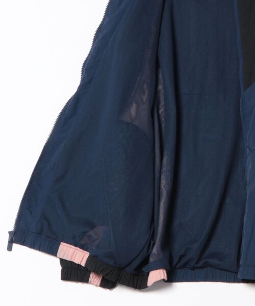 NIKE(ナイキ)の「《NIKEアパレル》ASWNSWSTREETOSTRACKJKT(ナイロンジャケット・レディース・ダークネイビー/ライトグレー・XL/L/M/S)」の4枚目の写真