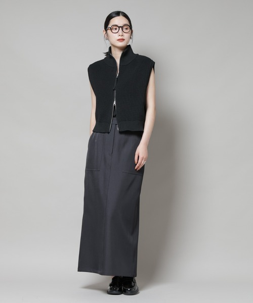 NANO universe（ナノユニバース）の「ポケットディティールナロースカート(セットアップ可)（スカート・レディース・チャコール/ベージュ/キャメル・FREE）」の6枚目の写真