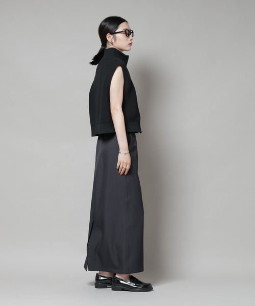 NANO universe（ナノユニバース）の「ポケットディティールナロースカート(セットアップ可)（スカート・レディース・チャコール/ベージュ/キャメル・FREE）」の9枚目の写真