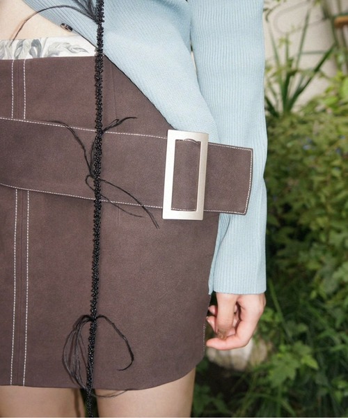 musubore（ムスボレ）の「low waist suede mini skirt / ローウエストスエードミニスカート（スカート・レディース・ダークブラウン/ベージュ・FREE）」の3枚目の写真