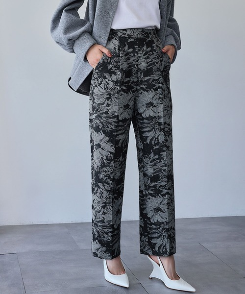 ELFRANK（エルフランク）の「ゴブランフラワー テーパードパンツ ゴブラン織 花柄（その他パンツ・レディース・グレー/ベージュ・L/M/S）」の2枚目の写真