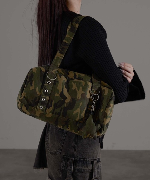 apres jour mignon（アプレジュールミニョン）の「【apresjour mignon×ARIAZ】星型チャーム付きボストンバッグ（ボストンバッグ・レディース・カーキ/グレー・ONESIZE）」の9枚目の写真