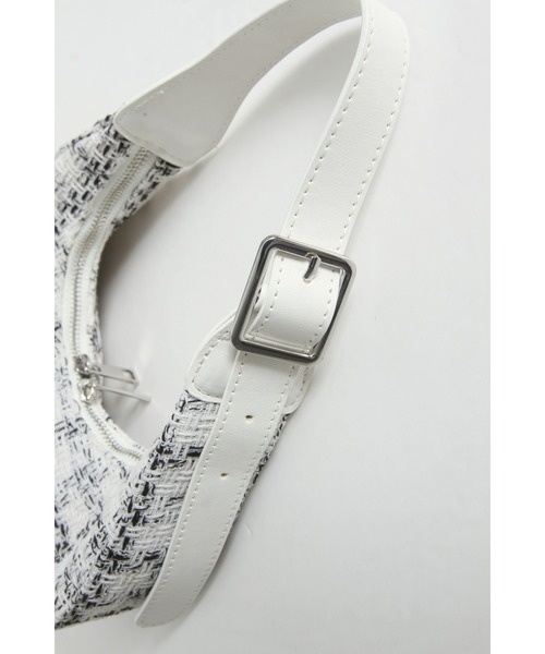 &. NOSTALGIA(アンドドットノスタルジア)の「ツイードハーフムーンバッグ(ショルダーバッグ・レディース・ブラック/ホワイト・FREE)」の3枚目の写真