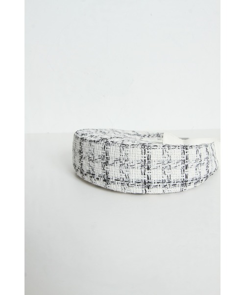 &. NOSTALGIA(アンドドットノスタルジア)の「ツイードハーフムーンバッグ(ショルダーバッグ・レディース・ブラック/ホワイト・FREE)」の4枚目の写真