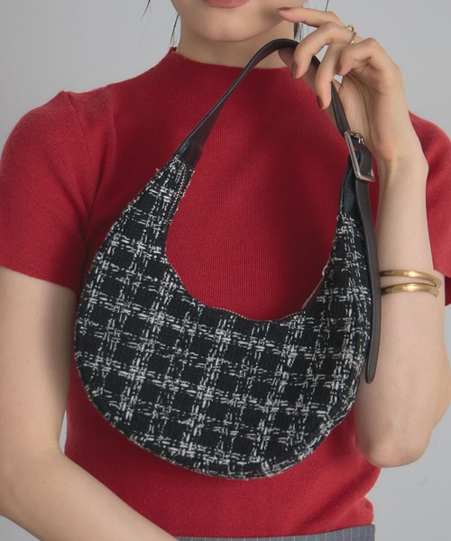 &. NOSTALGIA(アンドドットノスタルジア)の「ツイードハーフムーンバッグ(ショルダーバッグ・レディース・ブラック/ホワイト・FREE)」の10枚目の写真