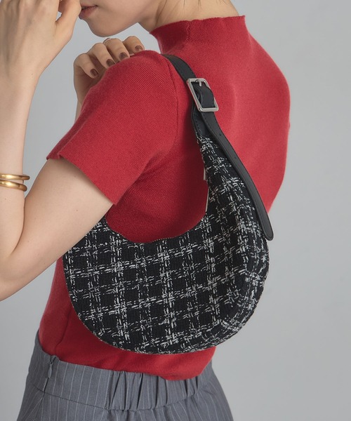 &. NOSTALGIA(アンドドットノスタルジア)の「ツイードハーフムーンバッグ(ショルダーバッグ・レディース・ブラック/ホワイト・FREE)」の11枚目の写真