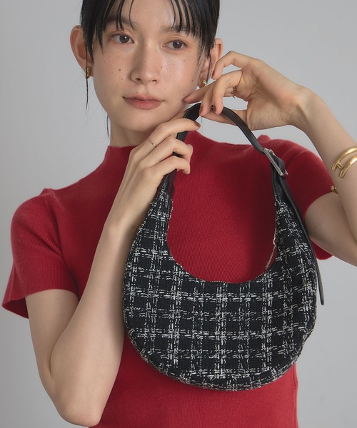 &. NOSTALGIA(アンドドットノスタルジア)の「ツイードハーフムーンバッグ(ショルダーバッグ・レディース・ブラック/ホワイト・FREE)」の12枚目の写真