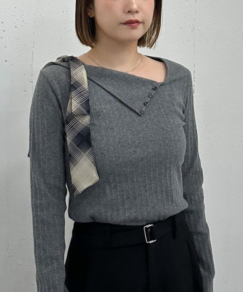 archives(アルシーヴ)の「肩リボンワンショルカットTOPS(Tシャツ/カットソー・レディース・チャコールグレー/ブラウン/ブラック・MEDIUM)」の4枚目の写真