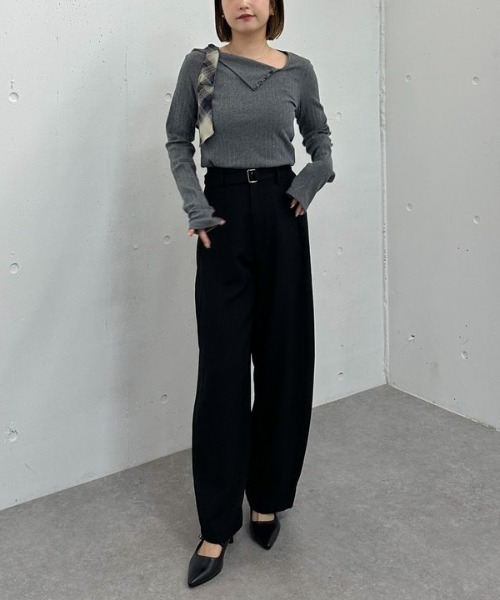 archives(アルシーヴ)の「肩リボンワンショルカットTOPS(Tシャツ/カットソー・レディース・チャコールグレー/ブラウン/ブラック・MEDIUM)」の9枚目の写真