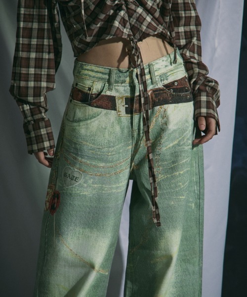 GATELESS（ゲートレス）の「【GATELESS】VINTAGE PRINT BUGGY DENIM PANTS / 【ゲートレス】ビンテージプリントバギーデニムパンツ（デニムパンツ・レディース・ライトブルー・L/S/M）」の3枚目の写真