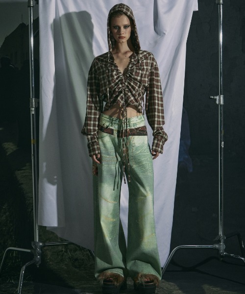 GATELESS（ゲートレス）の「【GATELESS】VINTAGE PRINT BUGGY DENIM PANTS / 【ゲートレス】ビンテージプリントバギーデニムパンツ（デニムパンツ・レディース・ライトブルー・L/S/M）」の6枚目の写真