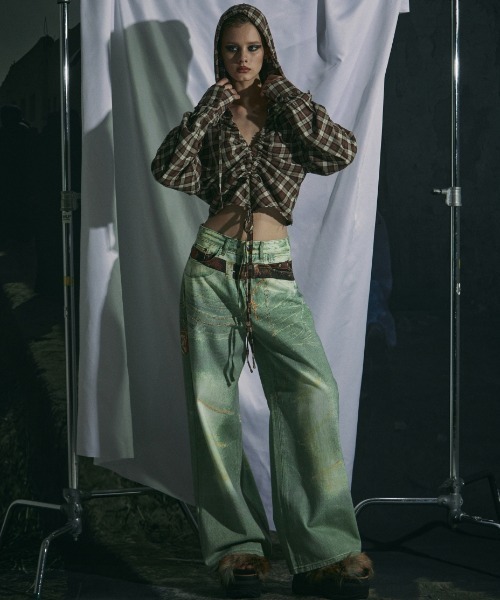 GATELESS（ゲートレス）の「【GATELESS】VINTAGE PRINT BUGGY DENIM PANTS / 【ゲートレス】ビンテージプリントバギーデニムパンツ（デニムパンツ・レディース・ライトブルー・L/S/M）」の8枚目の写真