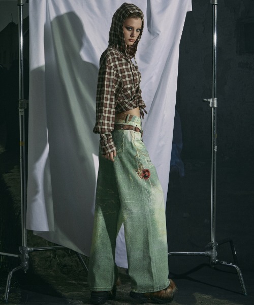 GATELESS（ゲートレス）の「【GATELESS】VINTAGE PRINT BUGGY DENIM PANTS / 【ゲートレス】ビンテージプリントバギーデニムパンツ（デニムパンツ・レディース・ライトブルー・L/S/M）」の7枚目の写真