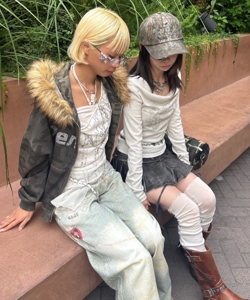 GATELESS（ゲートレス）の「【GATELESS】VINTAGE PRINT BUGGY DENIM PANTS / 【ゲートレス】ビンテージプリントバギーデニムパンツ（デニムパンツ・レディース・ライトブルー・L/S/M）」の12枚目の写真