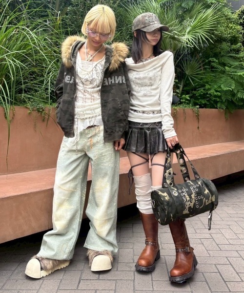 GATELESS（ゲートレス）の「【GATELESS】VINTAGE PRINT BUGGY DENIM PANTS / 【ゲートレス】ビンテージプリントバギーデニムパンツ（デニムパンツ・レディース・ライトブルー・L/S/M）」の11枚目の写真