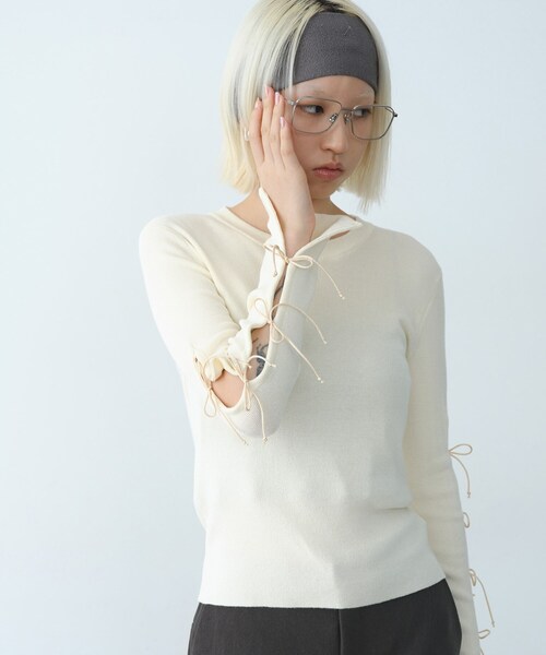 CODE A（コードエー）の「ribbon slit pullover（ニット/セーター・レディース・アイボリー/ライトイエロー系/ダークグレー・00）」の4枚目の写真