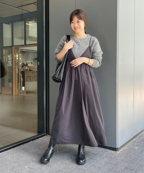 SLOBE IENA（スローブイエナ）の「《WEB限定/追加3》タフタギャザーキャミワンピース（ワンピース・レディース・ブラック/ネイビー・38/36）」の4枚目の写真