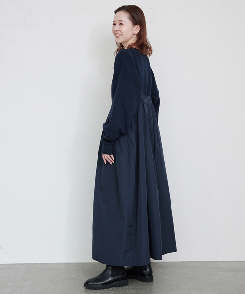 SLOBE IENA（スローブイエナ）の「《WEB限定/追加3》タフタギャザーキャミワンピース（ワンピース・レディース・ブラック/ネイビー・38/36）」の11枚目の写真