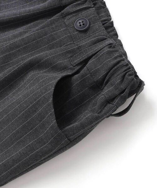 BeBe（ベベ）の「TRピンストライプテーパードロングパンツ（スラックス・キッズ・グレー系その他・130cm/120cm/100cm/140cm/110cm）」の8枚目の写真