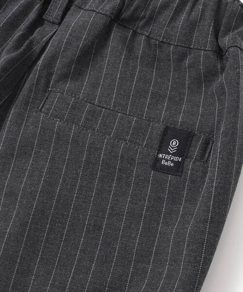 BeBe（ベベ）の「TRピンストライプテーパードロングパンツ（スラックス・キッズ・グレー系その他・130cm/120cm/100cm/140cm/110cm）」の11枚目の写真