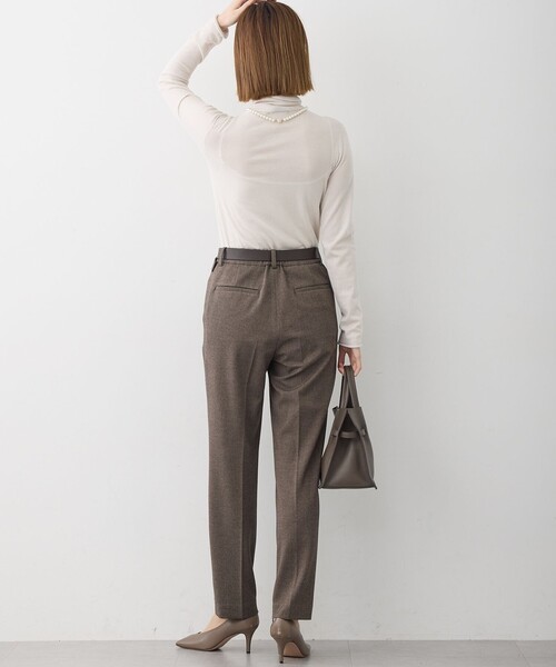 23区 L(ニジュウサンクオオキイサイズ)の「フランネル2WAY テーパード パンツ(その他パンツ・レディース・ダークブラウン系3/ブラック系/ブラック系3・44/46/48/50)」の9枚目の写真