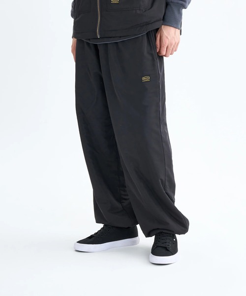 RVCA（ルーカ）の「RVCA メンズ GRANT PUFFER REVERSIBLE PT ロングパンツ 【2025年秋冬モデル】/ルーカリバーシブルボトムス(SET UP・セットアップ対応可・空港コーデ)（その他パンツ・メンズ・ブラック/ブラウン系カモフラージュ/ブラック系その他・X-LARGE/LARGE/MEDIUM/SMALL）」の2枚目の写真