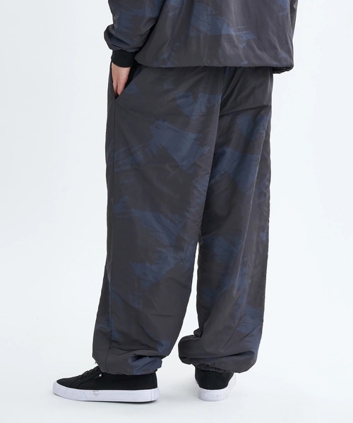 RVCA（ルーカ）の「RVCA メンズ GRANT PUFFER REVERSIBLE PT ロングパンツ 【2025年秋冬モデル】/ルーカリバーシブルボトムス(SET UP・セットアップ対応可・空港コーデ)（その他パンツ・メンズ・ブラック/ブラウン系カモフラージュ/ブラック系その他・X-LARGE/LARGE/MEDIUM/SMALL）」の17枚目の写真