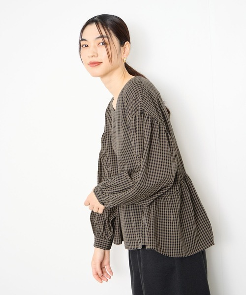Mac-House(マックハウス)の「Idnes ぺプラムギンガムチェックブラウス(シャツ/ブラウス・レディース・グレー/ブラウン・FREE)」の15枚目の写真